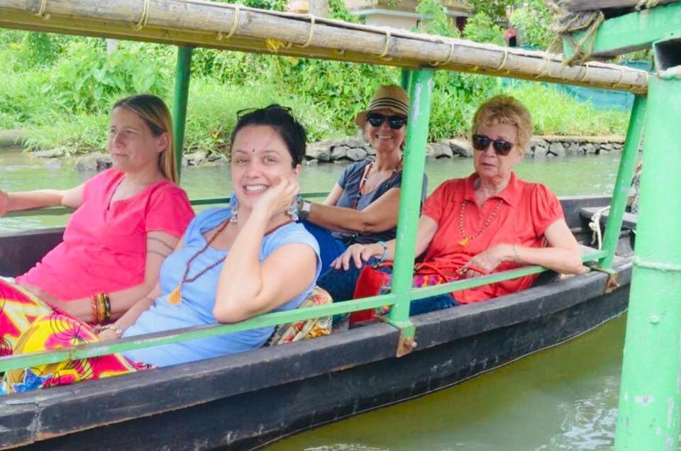 Abru'S Holidays International Travelers Alappuzha Dış mekan fotoğraf