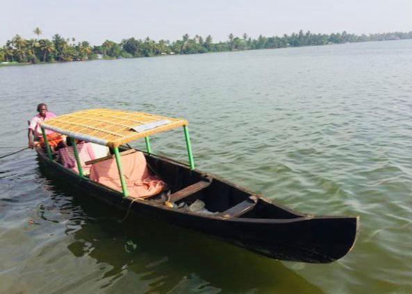 Abru'S Holidays International Travelers Alappuzha Dış mekan fotoğraf